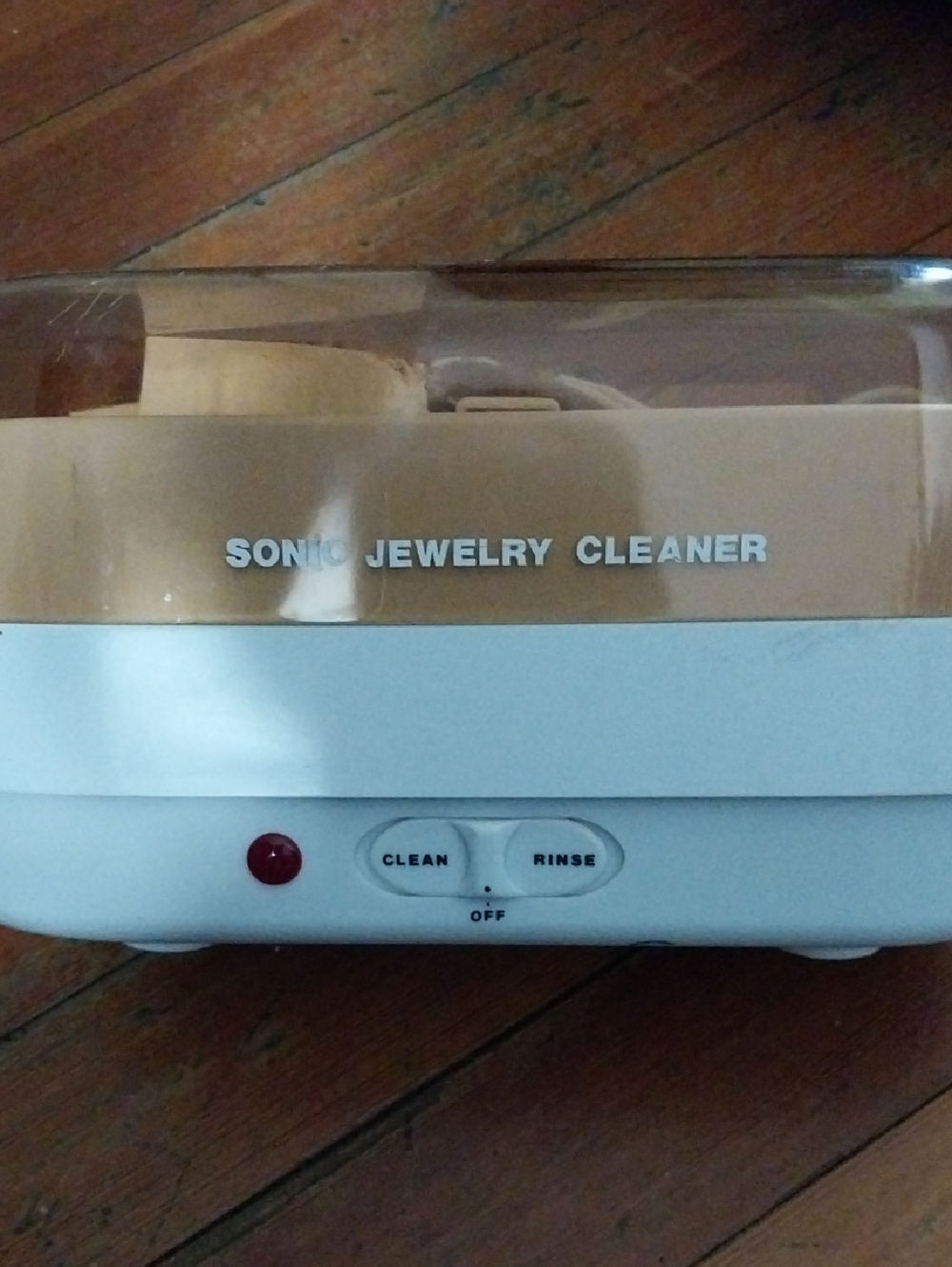 Sonic Jewelry Cleaner in White and Amber